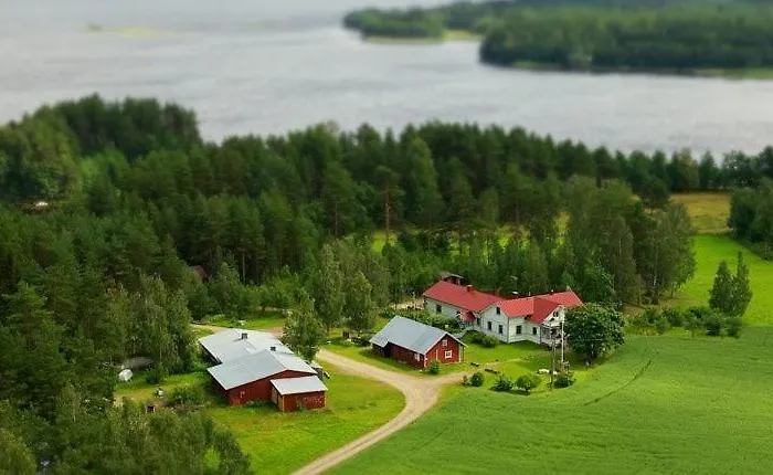 Pulla Karvisen Maatilamatkailussa Alloggio per agriturismo Ruokola